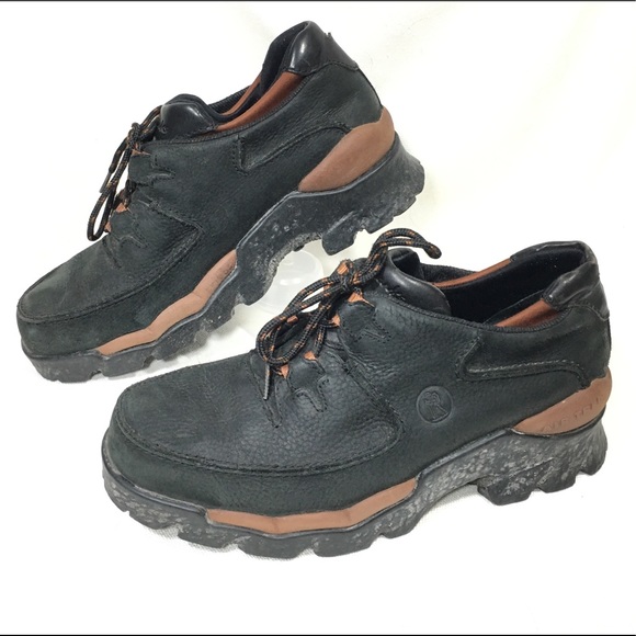 clarks walking boots mens